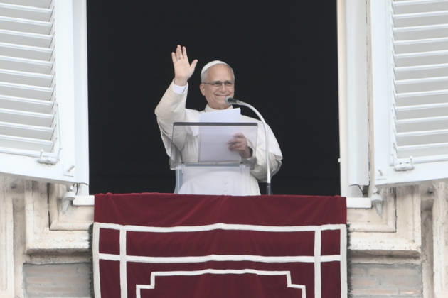Pope Leo XIV leads Angelus prayer at Vatican VATICAN CITY, VATICAN - OCTOBER 18: Pope Leo XIV addresses worshippers from the window of the Apostolic Palace overlooking St. Peter s Square during the Sunday Angelus prayer in Vatican City, Vatican, on October 18, 2026. Isabella Bonotto Anadolu Vatican City Vatican. Editorial use only. Please get in touch for any other usage.  Copyright: x2026xAnadoluxIsabellaxBonottox