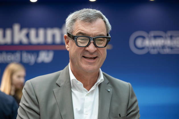 Markus Söder wears Meta glasses at the Junge Union’s Germany Day in Bonn on October 18, 2026. Bavarian Minister-President and CSU Chairman Markus SÖDER (CSU) wears Meta glasses at the company’s booth in the foyer of the World Conference Center Bonn. The Junge Union’s Germany Day takes place from October 16 to 18, 2026 at the World Confere Copyright: xMarcxJohnx