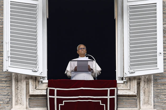 October 18, 2026, Vatican City, ITALIA ROMA: Pope Leo XIV during the Angelus prayer, traditional Sunday s prayer, from the window of his office overlooking Saint Peter s Square, the day after his discharge from the Agostino Gemelli University Hospital, where he had been admitted for surgery, Vatican City, 18 October 2026. ANSA ANGELO CARCONI. Vatican City ITALIA ROMA  - ZUMAa110 20261018_zaf_a110_004 Copyright: xAngeloxCarconix