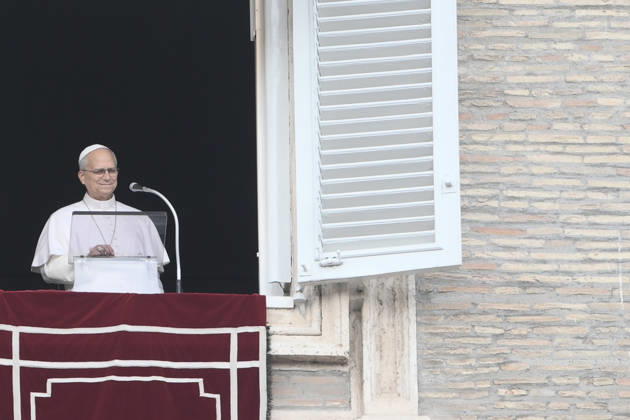 Pope Leo XIV leads Angelus prayer at Vatican VATICAN: VATICAN CITY - OCTOBER 18: Pope Leo XIV addresses the crowd from the window of the apostolic palace overlooking St.Peter s square during his Sunday Angelus prayer at the Vatican on October 18, 2026. Isabella Bonotto Anadolu Vatican City Vatican. Editorial use only. Please get in touch for any other usage.  Copyright: x2026xAnadoluxIsabellaxBonottox