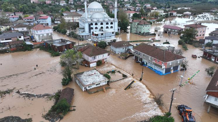 Overflowing stream floods neighborhood in northwestern Turkiye SAKARYA, TURKIYE - OCTOBER 18: An aerial view of flooded houses and streets in the Daricayiri neighborhood of Karasu district in Sakarya, northwestern Turkiye, on October 18, 2026. Heavy rainfall throughout the night causes a stream to overflow, inundating parts of the neighborhood. Ibrahim Yozoglu Anadolu Sakarya Turkey. Editorial use only. Please get in touch for any other usage.  Copyright: x2026xAnadoluxIbrahimxYozoglux