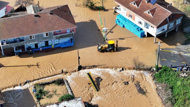 Overflowing stream floods neighborhood in northwestern Turkiye SAKARYA, TURKIYE - OCTOBER 18: An aerial view of flooded houses and streets in the Daricayiri neighborhood of Karasu district in Sakarya, northwestern Turkiye, on October 18, 2026. Heavy rainfall throughout the night causes a stream to overflow, inundating parts of the neighborhood. Ibrahim Yozoglu Anadolu Sakarya Turkey. Editorial use only. Please get in touch for any other usage.  Copyright: x2026xAnadoluxIbrahimxYozoglux