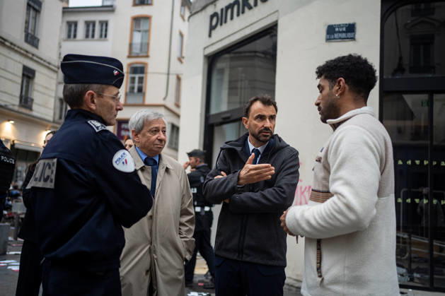 Vandalism following the protest against the high cost of living in Lyon on October 18, 2026 Nicolas Liponne MAXPPP Lyon 10 18 2026 Grégory Doucet, mayor of Lyon, Etienne Guyot, prefect of the Rhône department, and Nelson Bouard, DIPN, met with shopkeepers and residents on October 18, 2026, the day after the riots that broke out during the protest against the high cost of living on October 17 in Lyon Grégory Doucet, Mayor of Lyon, Etienne Guyot, Prefect of the Rhône department, and Nelson Bouard, DIPN, met with shopkeepers and residents on October 18, 2026, the day after the riots that broke out during the October 17 protest against the high cost of living in Lyon, Lyon, Auvergne-Rhône-Alpes, France  Copyright: xMAXPPPxNicolasxLiponnex NLP202610180872 NLP202610180872