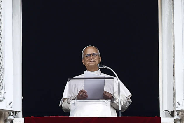 October 18, 2026, Vatican City, ITALIA ROMA: Pope Leo XIV during the Angelus prayer, traditional Sunday s prayer, from the window of his office overlooking Saint Peter s Square, the day after his discharge from the Agostino Gemelli University Hospital, where he had been admitted for surgery, Vatican City, 18 October 2026. ANSA ANGELO CARCONI. Vatican City ITALIA ROMA  - ZUMAa110 20261018_zaf_a110_014 Copyright: xAngeloxCarconix