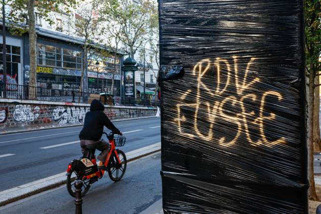 PARIS DAMAGE FROM THE OCTOBER 17, 2026 RIOTS PHOTOPQR LE PARISIEN Olivier Corsan Paris, October 18, 2026 Paris, France, October 18, 2026 This morning, Parisians and tourists discovered the damage and looting of stores that took place the previous day in the capital during the riots on the fringes of the October 17, 2026, demonstration organized by the Yellow Vests against the high cost of living and high school students demanding more resources for education, as seen here on Boulevard Sébastopol. Photo: LP Olivier Corsan. The day of mobilization on October 17 against the high cost of living was marked by scenes of urban guerrilla warfare and looting in many cities. The Prime Minister reported 1,200 arrests and 150 police officers and genda Copyright: xPHOTOPQR LExPARISIEN MAXPPPxOlivierxCorsanx 20261018LPA1185 20261018LPA1185