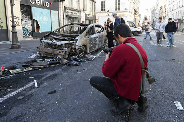 Images of the damage in the aftermath of the October 17, 2026, protests in Paris, Strasbourg-Saint-Denis. The day after violent clashes between protesters and French police during the demonstration against the high cost of living in Paris, France, on October 18, 2026. Lionel Urman, Bestimage, Paris, France  Copyright: xLIONELxURMANxx xBESTIMAGExLIONELxURMANxx xBESTIMAGEx