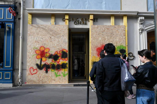 October 17 Protest in Paris: The Day After Opera Violent clashes between protesters and French police during the demonstration against the high cost of living in Paris, France, on October 18, 2026 460560 2026 10 18 Paris France  Copyright: xL.Urmanx xStarfacex STAR_460560_005