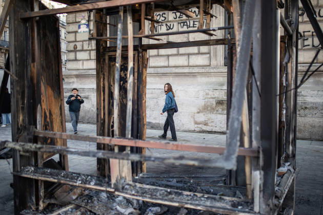 Aftermath of clashes during nationwide protests in Paris PARIS, FRANCE - OCTOBER 18: People walk by looted shops after a day of violent clashes between police and protesters amid a nationwide mobilisation over rising living costs, fuel prices and education funding in Paris, France, on October 18, 2026. Hesham Elsherif Anadolu Paris France. Editorial use only. Please get in touch for any other usage.  Copyright: x2026xAnadoluxHeshamxElsherifx