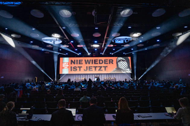 Johannes Winkel, National Chair of the JU, and Johannes Volkmann, politician and member of the Bundestag, submit a motion regarding the start of coalition negotiations in Berlin, state politics, against hatred of Jews and anti-Semitism, and in light of the recent riots in France. Neve