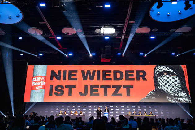 Johannes Winkel, National Chair of the JU, and Johannes Volkmann, politician and member of the Bundestag, submit a motion regarding the start of coalition negotiations in Berlin, state politics, against hatred of Jews and anti-Semitism, and in light of the recent riots in France. Neve