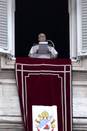October 18, 2026, Vatican City, Vatican: Pope Leo XIV, one day after his return from the Gemelli hospital for lung surgery, recites his traditional Angelus prayer from his study overlooking St. Peter s Square in the Vatican..Pope Leo XIV during Sunday Angelus Prayer in Vatican Vatican City Vatican  - ZUMAs197 20261018_aaa_s197_002 Copyright: xMariaxGraziaxPicciarellax