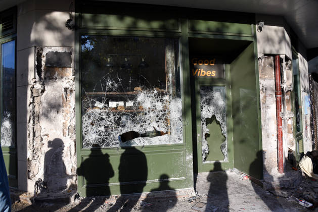 Day after the demonstrations, violence and looting occurred near the Place de la Republique - Paris The day after the demonstrations, violence and looting occurred near the Place de la Republique in Paris, France on October 18, 2026. Violent clashes between protesters and the French police during the demonstration protesting against the high cost of living. as part of a nationalwide call for mobilisation bringing together various groups expressing their anger former Yellow Vests, secondary school and university students, climate activists, even farmers. After weeks of student protests, France faces broader, nationwide demonstrations. Photo by Alain Apaydin ABACAPRESS Paris France  Copyright: xApaydinxAlain ABACAx