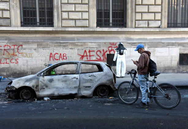 Day after the demonstrations, violence and looting occurred near the Place de la Republique - Paris The day after the demonstrations, violence and looting occurred near the Place de la Republique in Paris, France on October 18, 2026. Violent clashes between protesters and the French police during the demonstration protesting against the high cost of living. as part of a nationalwide call for mobilisation bringing together various groups expressing their anger former Yellow Vests, secondary school and university students, climate activists, even farmers. After weeks of student protests, France faces broader, nationwide demonstrations. Photo by Alain Apaydin ABACAPRESS Paris France  Copyright: xApaydinxAlain ABACAx