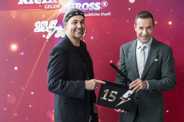ABB KLEINGROSS David Garrett and Kai Pflaume at a photo call for the ARD TV show *Klein gegen Groß: The Incredible Duel*—the 15th-anniversary special—at Studio H in Berlin Adlershof on October 18, 2026, Berlin, Germany