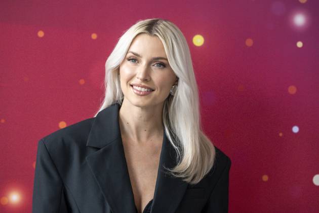 ABB KLEINGROSS Lena Gercke at the photo call for the ARD TV show *Klein gegen Groß: The Incredible Duel*—the 15th-anniversary special—at Studio H in Berlin Adlershof on October 18, 2026, Berlin, Germany