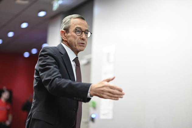Bruno Retailleau on Franc Jeu - Paris Bruno Retailleau candidate for the 2027 presidential election poses for pictures for Franc Jeu on France 2 channel in Paris, France on October 18, 2026. Photo by Stephane Le Tellec ABACAPRESS.COM Paris France  Copyright: xLexTellecxStephane ABACAx