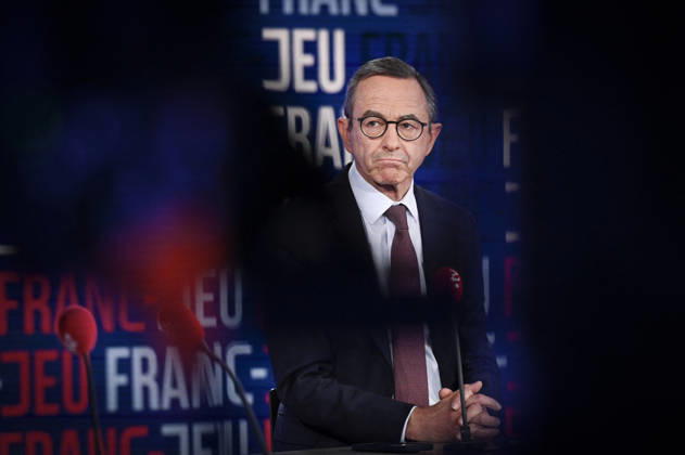 Bruno Retailleau on Franc Jeu - Paris Bruno Retailleau candidate for the 2027 presidential election poses for pictures for Franc Jeu on France 2 channel in Paris, France on October 18, 2026. Photo by Stephane Le Tellec ABACAPRESS.COM Paris France  Copyright: xLexTellecxStephane ABACAx
