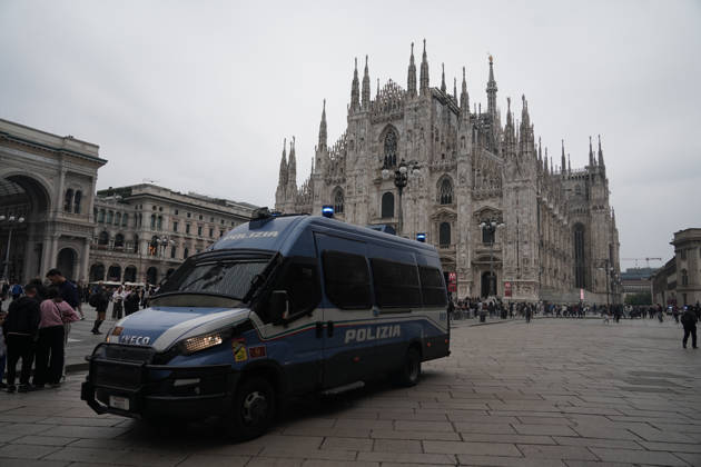 IPA89864143 - Milan: More clashes and looting by hooded youths in the city center the day after the demonstration on Saturday, the 17th; many hooded individuals were detained and taken to police headquarters  Copyright: xEmanuelexRobertoxDexCarlix xx IPA89864143