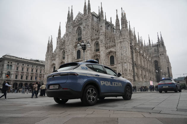 IPA89864146 - Milan: More clashes and looting by hooded youths in the city center the day after the demonstration on Saturday, the 17th; many hooded individuals were detained and taken to police headquarters  Copyright: xEmanuelexRobertoxDexCarlix xx IPA89864146