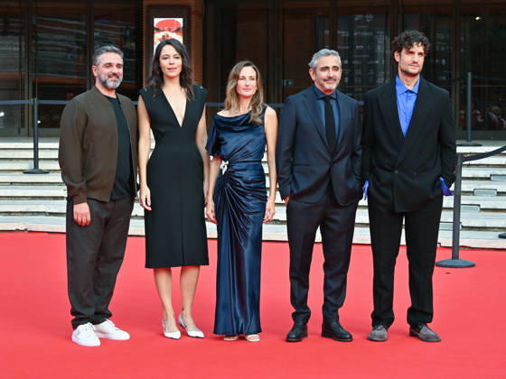 Red Carpet cast film Just Une Illusion in Roma, Italy - 18 Oct 2026 Louis Garrel, Camille Cottin, Eric Toledano, Olivier Nakache and Giorgia Sinicomi attend the Just Une Illusion red carpet cast film during the Roma Film Festival 2026 at Auditorium Parco della Musica Ennio Morricone. Roma Italy Copyright: xAntoninoxD’Espositox xSOPAxImagesx DSC_6657
