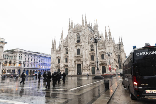 IPA89867421 - Milan, October 18, 2026: More Clashes and Looting in Downtown Milan the Day After the Protest; Pictured: Piazza Duomo  Copyright: xFrancescoxEnriquezx xFrancescoxEnriquezx IPA89867421