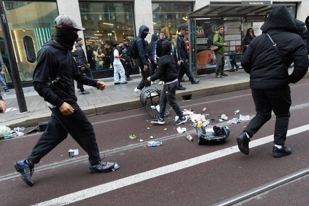 IPA89867905 - Milan, October 18, 2026: More Clashes and Looting in Downtown Milan the Day After the Protest; Pictured: Via Torino Rioters Storm In Copyright: xFrancescoxEnriquezx xFrancescoxEnriquezx IPA89867905