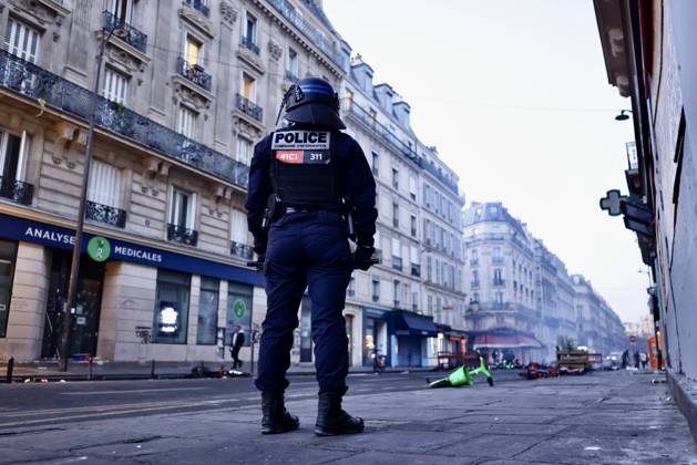 Aftermath of clashes during nationwide protests in Paris PARIS, FRANCE - OCTOBER 18: Police take security precautions as streets across Paris show signs of damage following a day of violent clashes between police and protesters amid a nationwide mobilization over rising living costs, fuel prices, and education funding in Paris, France, on October 18, 2026. Ibrahim Ezzat Anadolu Paris France. Editorial use only. Please get in touch for any other usage.  Copyright: x2026xAnadoluxIbrahimxEzzatx