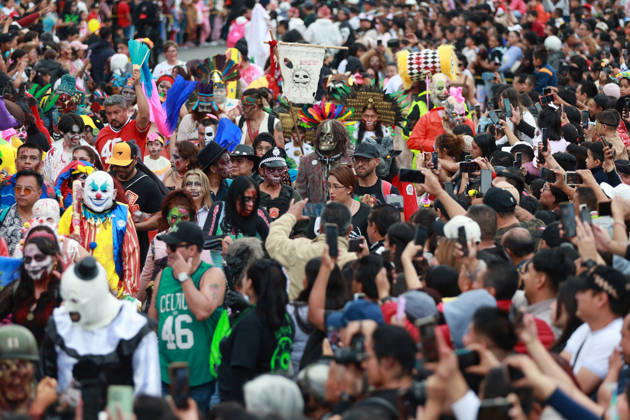 Thousands join annual Zombie Walk in Mexico City MEXICO CITY, MEXICO - OCTOBER 18: People dressed as zombies and horror movie characters take part in the annual Zombie Walk as spectators watch along the streets of the historic center in Mexico City, Mexico, on October 18, 2026. Thousands gather for the event, which is held annually in major cities around the world. Daniel Cardenas Anadolu Mexico City Mexico. Editorial use only. Please get in touch for any other usage.  Copyright: x2026xAnadoluxDanielxCardenasx