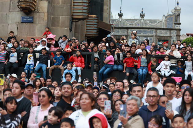 Thousands join annual Zombie Walk in Mexico City MEXICO CITY, MEXICO - OCTOBER 18: Spectators watch as thousands of people dressed as zombies and horror movie characters take part in the annual Zombie Walk along the streets of the historic center in Mexico City, Mexico, on October 18, 2026. The event is held annually in major cities around the world. Daniel Cardenas Anadolu Mexico City Mexico. Editorial use only. Please get in touch for any other usage.  Copyright: x2026xAnadoluxDanielxCardenasx