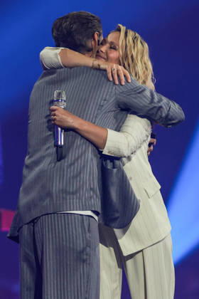 Schlagerboom 2026: Everything Sparkles, Everything Glitters on October 17, 2026, at the Westfalenhalle in Dortmund. Helene Fischer and Florian Silbereisen embrace. Photo: osnapix, Marcus Hirnschal. Schlagerboom 2026: Everything Sparkles, Everything Glitters MH