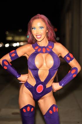 America model Elizabeth Marie Chevalier arrives to Unici Casa lace Halloween American model Elizabeth Marie Chevalier arrives to costume party as a Japanese anime character to Unici Casa lace halloween event at the Sunset Room in Hollywood C.A. 17 Oct 2026 Pictured: American model Elizabeth Marie Chevalier.  Copyright: xThexMegaxAgencyxTwistImagesx xMEGAx