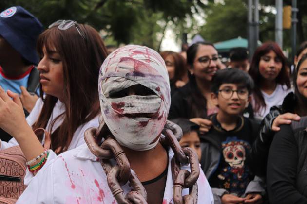 19th annual Zombie Walk Mexico 2026 MEXICO CITY, MEXICO - OCTOBER 18, 2026: Participants in the 19th annual Zombie Walk Mexico 2026, dressed as the living dead, monsters, and horror characters, gather at the Monument to the Revolution in Mexico City. Mexico City Mexico Copyright: x xCarlosxSantiagox xJNAxPressx