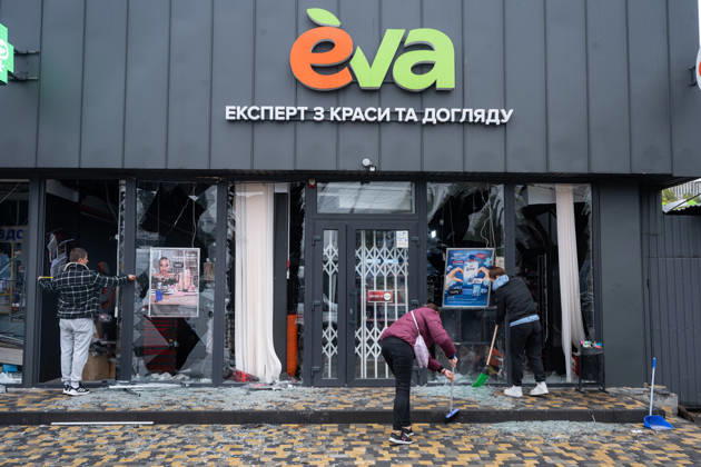 Aftermath of Russian attack on Kyiv KYIV, UKRAINE - OCTOBER 19: A view of partially destroyed shopping mall in Solomianskyi district following the Russian attack on a metro station in Kyiv, Ukraine on October 19, 2026. According to the statement released by Kyiv mayor Votalii Klychko, as a result of a Russian attack, one of the metro stations on the capital s Left Bank was damaged, additionally, debris impact caused a break in the running and contact rails near the station. Danylo Antoniuk Anadolu Kyiv Ukraine. Editorial use only. Please get in touch for any other usage.  Copyright: x2026xAnadoluxDanyloxAntoniukx