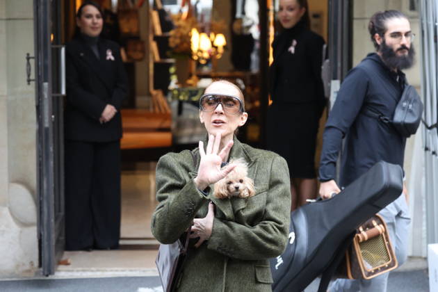 Céline Dion leaves the Royal Monceau hotel with her sons Nelson and Eddy and her dog the day after her final concert in Paris on October 19, 2026. Cyril Moreau, Bestimage. Céline Dion leaves the Royal Monceau hotel with her sons Nelson and Eddy and her dog, the day after her final concert in Paris on October 19, 2026, Paris, France  Copyright: xCYRILxMOREAUx xBESTIMAGExCYRILxMOREAUx xBESTIMAGEx