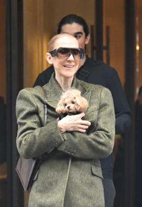 Céline Dion leaves the Royal Monceau hotel with her sons Nelson and Eddy and her dog after her concert series in Paris on October 19, 2026. Christian Liewig, Bestimage. Céline Dion leaves the Royal Monceau hotel with her sons Nelson and Eddy and her dog after her concert series in Paris on October 19, 2026 Paris, France Copyright: xChristianxLiewigx xBestimagexChristianxLiewigx xBestimagex