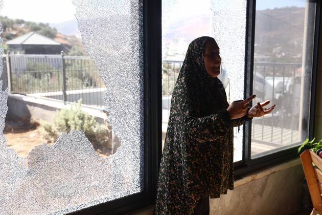Settlers attack Turmus Ayya homes TURMUS AYYA, PALESTINE - OCTOBER 19, 2026: Israeli settlers attacked two houses in the town of Turmus Ayya, north of Ramallah in the occupied West Bank, smashing windows and trying to set one of the houses on fire. The settlers also set a vehicle ablaze during the attack. Ramallah Palestine, State of Copyright: x xSalmanxMohsenxAlkhatibx xJNAxPressx