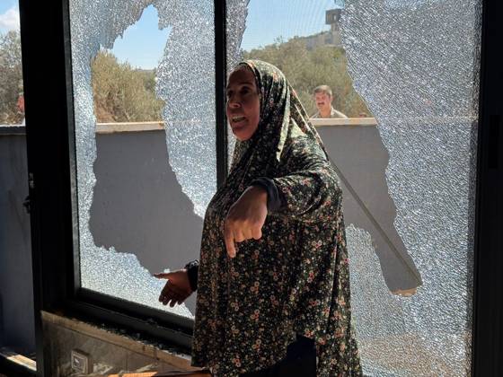 Settlers attack Turmus Ayya homes TURMUS AYYA, PALESTINE - OCTOBER 19, 2026: Israeli settlers attacked two houses in the town of Turmus Ayya, north of Ramallah in the occupied West Bank, smashing windows and trying to set one of the houses on fire. The settlers also set a vehicle ablaze during the attack. Ramallah Palestine, State of Copyright: x xSalmanxMohsenxAlkhatibx xJNAxPressx