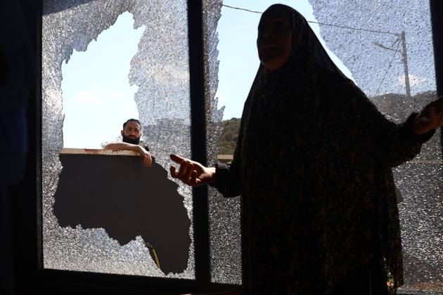 Settlers attack Turmus Ayya homes TURMUS AYYA, PALESTINE - OCTOBER 19, 2026: Israeli settlers attacked two houses in the town of Turmus Ayya, north of Ramallah in the occupied West Bank, smashing windows and trying to set one of the houses on fire. The settlers also set a vehicle ablaze during the attack. Ramallah Palestine, State of Copyright: x xSalmanxMohsenxAlkhatibx xJNAxPressx
