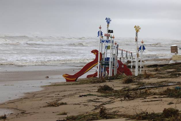 The Valencian Regional Government is preparing a lockdown order for the southern coast of Valencia and the northern coast of Alicante due to the rains. The beach is littered with branches and other debris washed up by the rain, on October 19, 2026, in Guardamar de la Safor, Valencia, Valencian Community, Spain. The Valencian Regional Government is preparing a lockdown order for the southern coast of Valencia and the northern coast of Alicante in response to the emergency declared due to the rains brought by Storm Adam, as announced by the Regional Minister of Emergencies and the Interior early this morning, October 19, from the Emergency Coordination Center (CCE) OCTOBER 19, 2026 Valencia, Valencian Community Valencia, Valencian Community, Copyright: xRoberxSolsonax 7855291