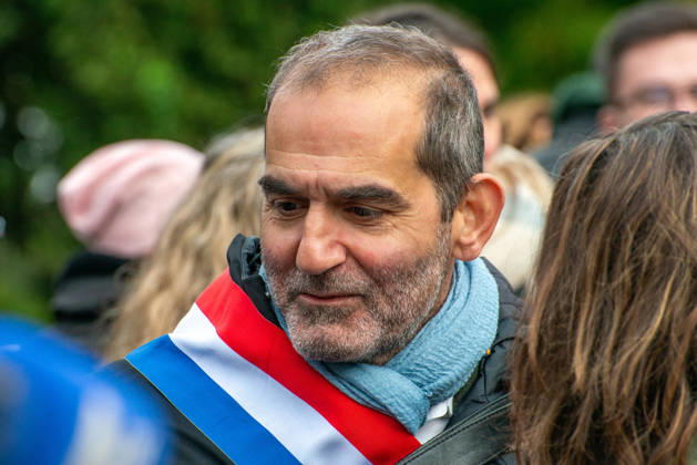Paris Mayor Emmanuel Gregoire Attends Rally Against Violence - Paris Pouria Amirshahi, Ecology deputy, attends rallies organized by the Association of Mayors of France (AMF) in front of city halls across France on October 19, 2025, to condemn violence targeting certain town halls. AMF called for nationwide gatherings while Emmanuel Grégoire warned against misuse of legal tools that undermine fundamental freedoms of movement and assembly. Photo by Denis Prezat ABACAPRESS.COM Paris Ile-de-France France  Copyright: xPrezatxDenis ABACAx