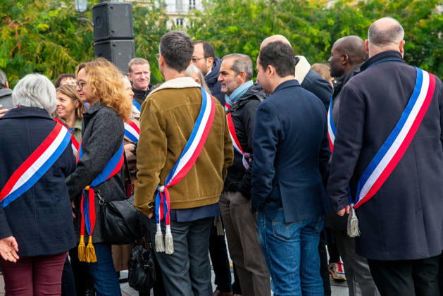 Paris Mayor Emmanuel Gregoire Attends Rally Against Violence - Paris The Association of Mayors of France (AMF) organizes rallies in front of city halls across France on October 19, 2025, to condemn violence targeting certain town halls. The nationwide gatherings follow calls for demonstrations to address security concerns at municipal buildings. Photo by Denis Prezat ABACAPRESS.COM Paris Ile-de-France France  Copyright: xPrezatxDenis ABACAx