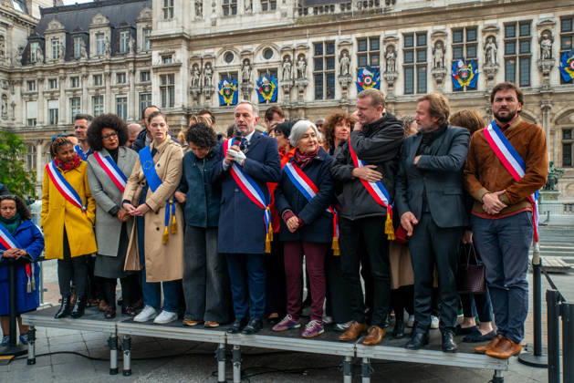 Paris Mayor Emmanuel Gregoire Attends Rally Against Violence - Paris The Association of Mayors of France (AMF) organizes rallies in front of city halls across France on October 19, 2025, to condemn violence targeting certain town halls. The nationwide gatherings follow calls for demonstrations to address security concerns at municipal buildings. Photo by Denis Prezat ABACAPRESS.COM Paris Ile-de-France France  Copyright: xPrezatxDenis ABACAx