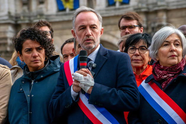 Paris Mayor Emmanuel Gregoire Attends Rally Against Violence - Paris The Association of Mayors of France (AMF) organizes rallies in front of city halls across France on October 19, 2025, to condemn violence targeting certain town halls. The nationwide gatherings follow calls for demonstrations to address security concerns at municipal buildings. Photo by Denis Prezat ABACAPRESS.COM Paris Ile-de-France France  Copyright: xPrezatxDenis ABACAx
