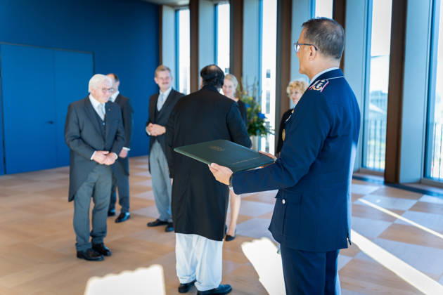 Federal President Frank-Walter Steinmeier, Accreditation of Ambassadors in Berlin, Official Residence at Spreebogen, Federal President Frank-Walter Steinmeier, Accreditation of Ambassadors, Bundeswehr, Ambassador, Pakistan, Salman Sharif, Berlin, Berlin, GER