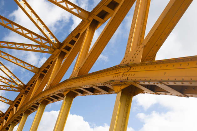 Creative Highlights World Golden beams of vintage bridge, striking patterns against bright sky Gda?sk, Pomeranian Voivodeship, Poland R_ZUGU261017-2150789-01 ,model released, Symbolfoto ,property released