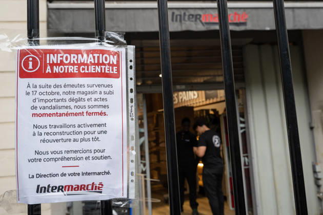 Shops Looted After the October 17th Demonstration - Paris AJ This photo shows the Intermarche at the Place Jacques Bonsergent store after it has been looted, ransacked, and vandalized on October 19, 2026 two days after riots and looting occurred (pillage) on the sidelines of nationwide cost-of-living demonstrations. Photo by Alexis Jumeau ABACAPRESS.COM Paris France Copyright: xJumeauxAlexis ABACAx