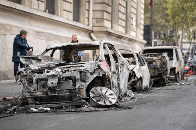 Shops Looted After the October 17th Demonstration - Paris AJ This photo shows cars that are completely charred, burnt, and destroyed on October 19, 2026 two days after riots and looting occurred (pillage) on the sidelines of nationwide cost-of-living demonstrations. Photo by Alexis Jumeau ABACAPRESS.COM Paris France Copyright: xJumeauxAlexis ABACAx