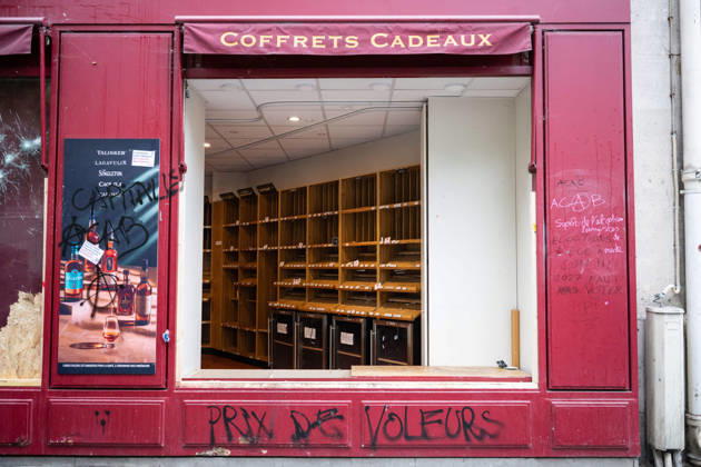 Shops Looted After the October 17th Demonstration - Paris AJ This photo shows the Nicolas at the Rue du Chateau d’eau store after it has been looted, ransacked, and vandalized on October 19, 2026 two days after riots and looting occurred (pillage) on the sidelines of nationwide cost-of-living demonstrations. Photo by Alexis Jumeau ABACAPRESS.COM Paris France Copyright: xJumeauxAlexis ABACAx