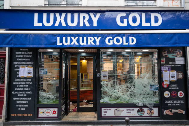 Shops Looted After the October 17th Demonstration - Paris AJ This photo shows the Luxury Gold at the Place Jacques Bonsergent store after it has been looted, ransacked, and vandalized on October 19, 2026 two days after riots and looting occurred (pillage) on the sidelines of nationwide cost-of-living demonstrations. Photo by Alexis Jumeau ABACAPRESS.COM Paris France  Copyright: xJumeauxAlexis ABACAx