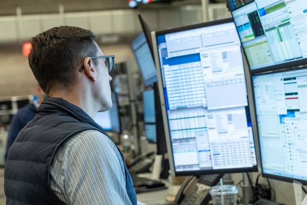 October 19, 2026, New York, New York, USA: A trader works on the trading floor of the New York Stock Exchange (NYSE) during opening hours in New York, NY on October 19, 2026. New York USA  - ZUMAr339 20261019_znp_r339_011 Copyright: xLevxRadinx